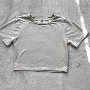 ❌SOLD❌ Off White Cream Basic Crew Neck Crop Top